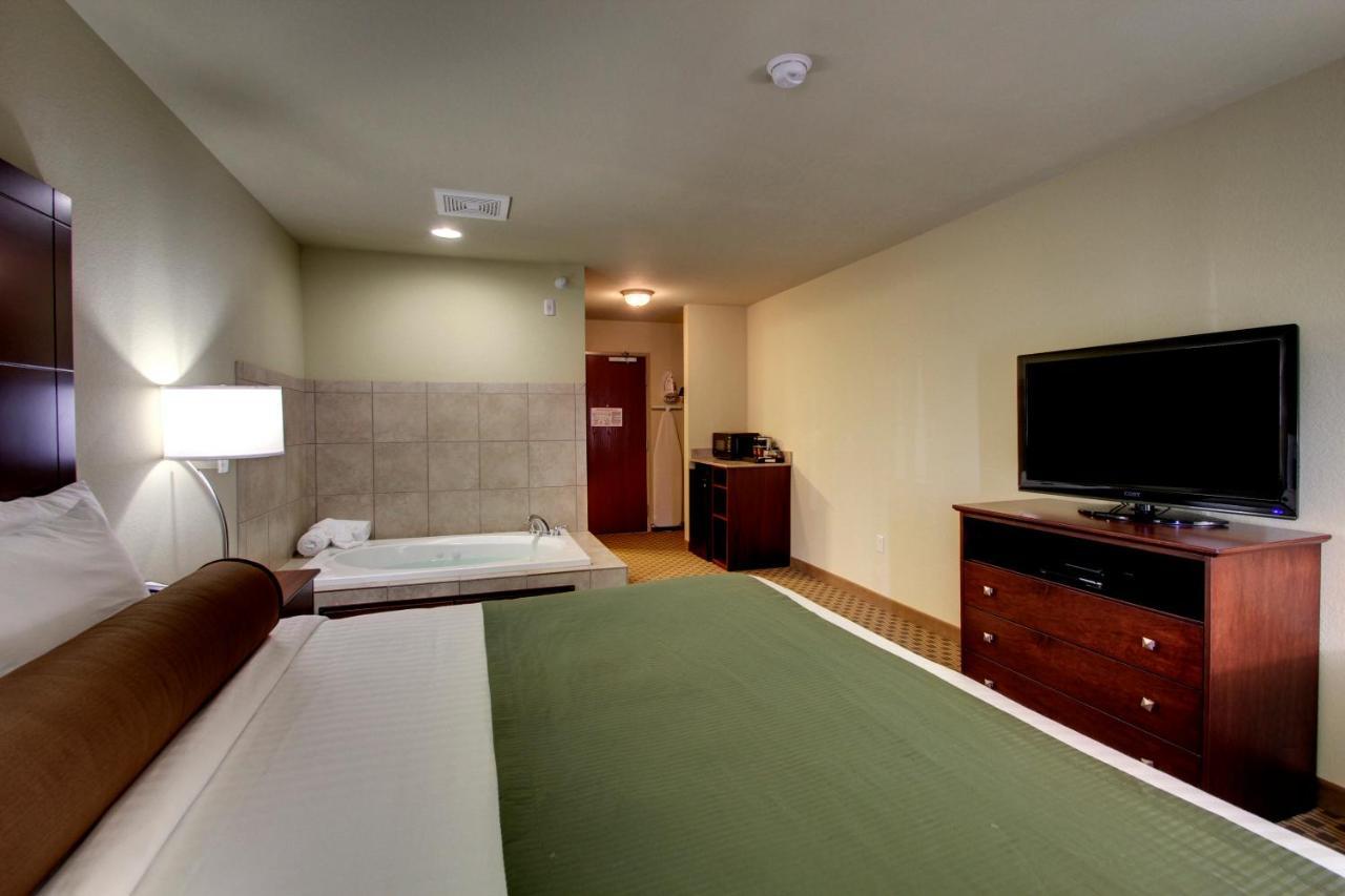 Cobblestone Inn & Suites - Carrington Exteriör bild