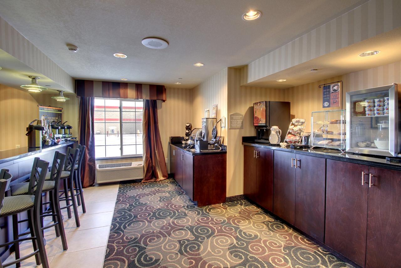 Cobblestone Inn & Suites - Carrington Exteriör bild