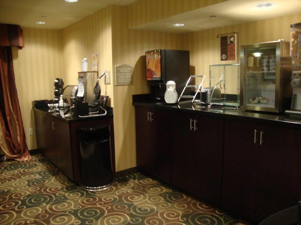 Cobblestone Inn & Suites - Carrington Exteriör bild