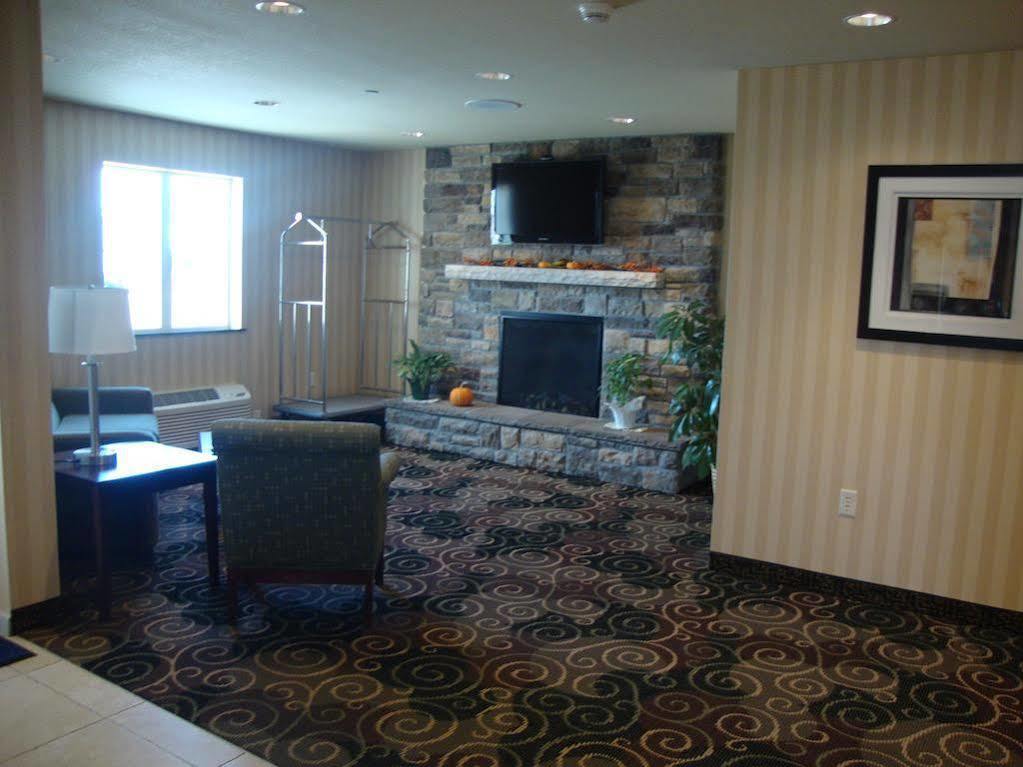 Cobblestone Inn & Suites - Carrington Exteriör bild