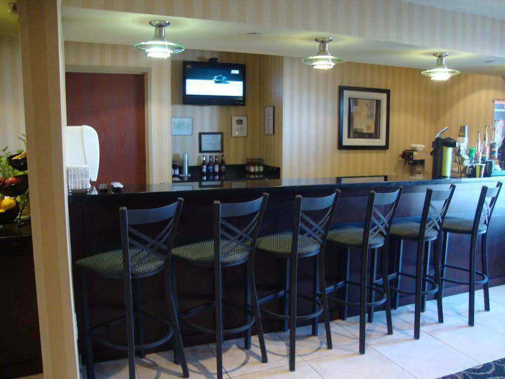 Cobblestone Inn & Suites - Carrington Exteriör bild