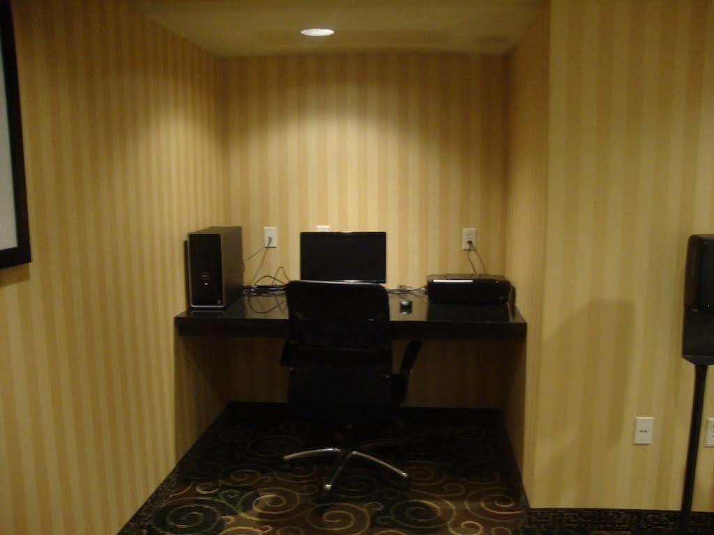 Cobblestone Inn & Suites - Carrington Exteriör bild