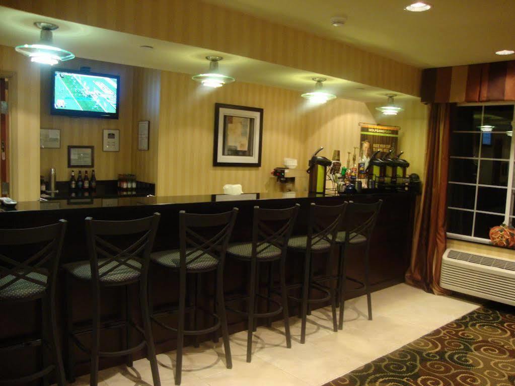 Cobblestone Inn & Suites - Carrington Exteriör bild