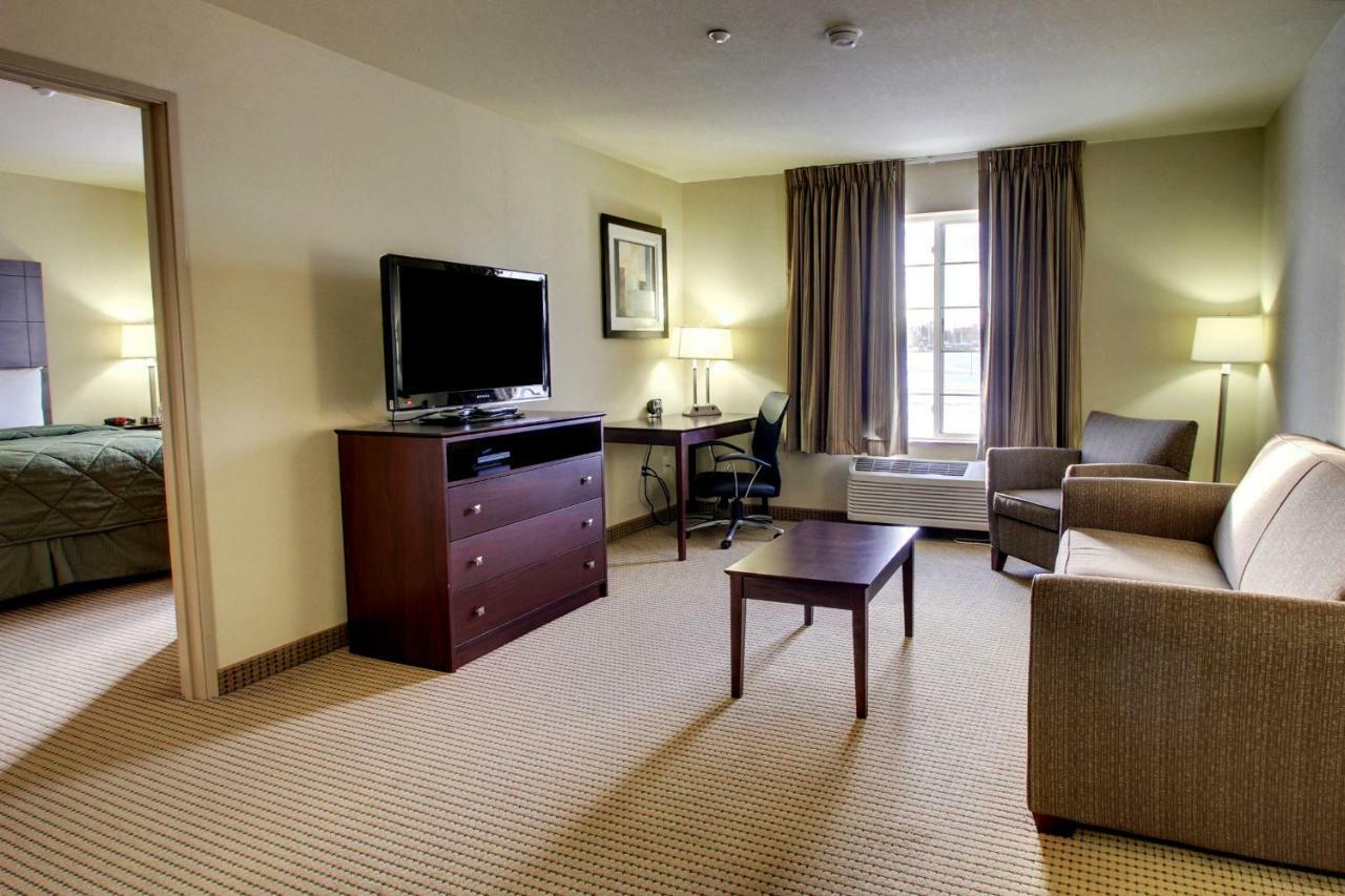 Cobblestone Inn & Suites - Carrington Exteriör bild
